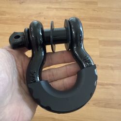 3/4” D-Ring Shackle with Isolators – 4.75 Ton Towing Recovery Hitch for Jeep, Truck, Off-Road, Winch
