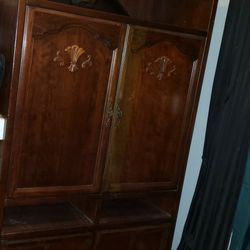 Wood Entertainment Center 