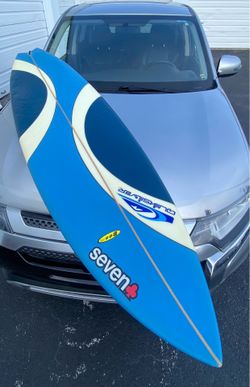 Nice 6’10” 7S hybrid swallowtail surfboard 42 liters