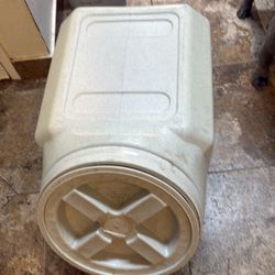 Contenedor para comida de anímales