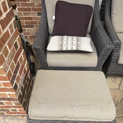 GREAT VALUE - Yard Sofa Chair