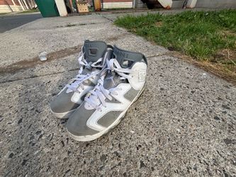 Jordan 6s White and Grey 7Y