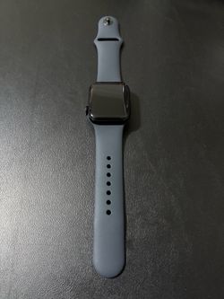 🔥 Apple Watch SE 3 40mm (GPS) — Like New + Box + New Band