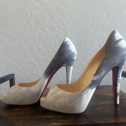 Christian Louboutin Banana Woodstock Peep Toe Heels