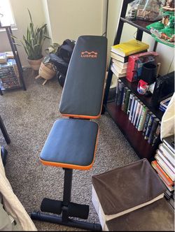 Collapsible exercise bench