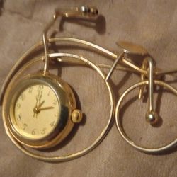 Vintage Gold Watch Broach. 
