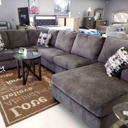 Ballinasloe Smoke Sectional Oversized🛋️ Ashley Brand New Couch 