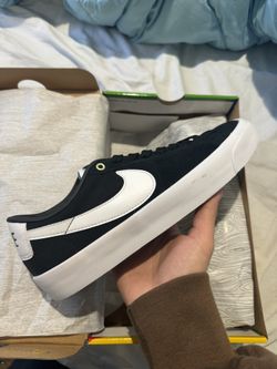 Nike SB Blazer Low GT Black White Size 10