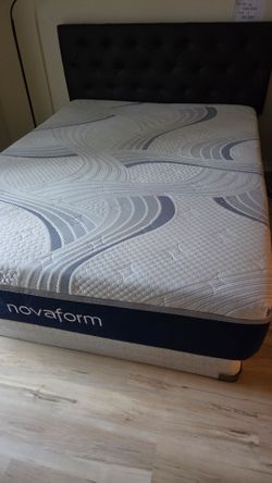 Queen mattress & box spring