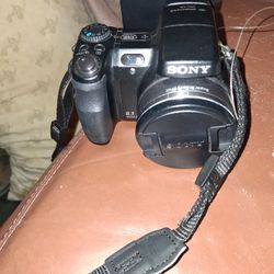 Sony Cyber Shot.