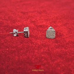 Elegant Square earing with big pointers made up of 10K White Gold and 0.24 CTW diamonds