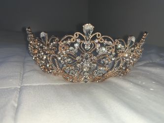 Tiara / crown