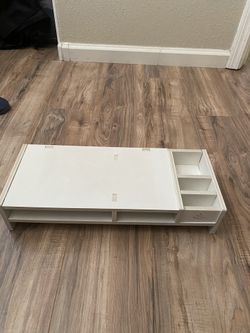 Desk decoration/storage