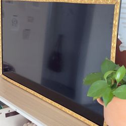 32 Inch TV 