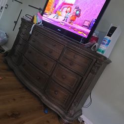 Bedroom Dresser Set With Plug An  Charger Outlets 