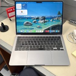 MacBook Air M2 2022 Excellent Condition 