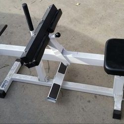Calf raise machine 