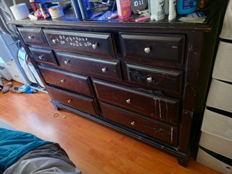 Dresser