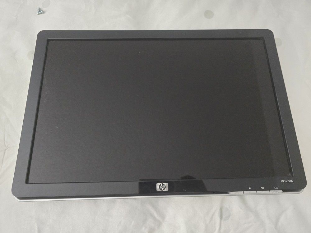 2 HP Monitor