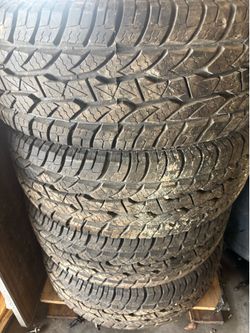 275/65/18 Maxxis tires