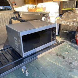 LG Microwave 