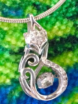 Sterling Silver Foxy pendant necklace with crystals / 18 “ inch long Silver chain 925 stamped 🦊