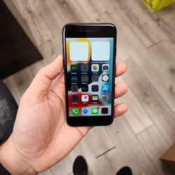 Iphone 7 32gb ⭐️ ⭐️ TMOBILE And Metro Pcs 