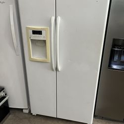 Side By Side Refrigerator 