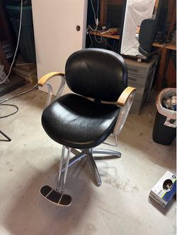 Takara Bellmont salon/ barber chair