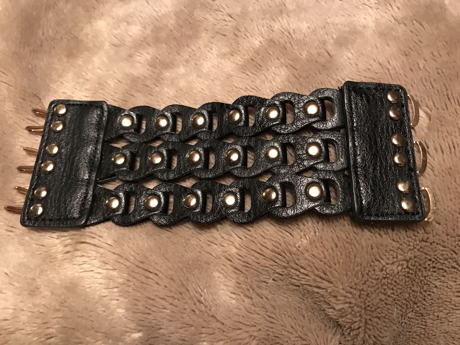 Small leather bracelet (petite)