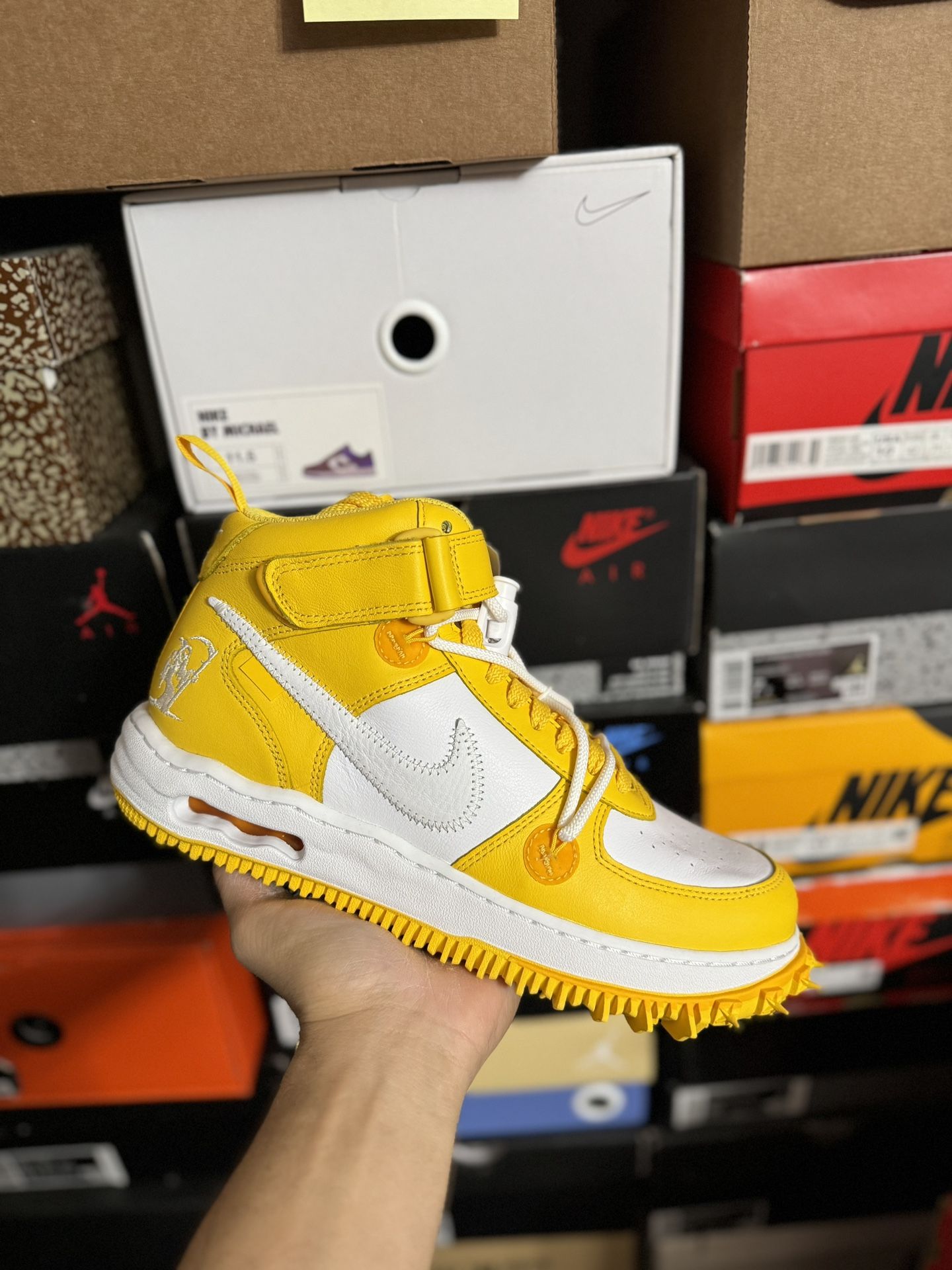 DS Nike Air Force 1 Mid Off White Varsity Maize size 8.5