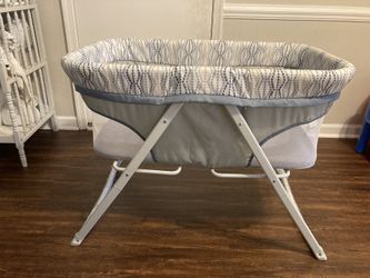 Ingenuity Foldaway Rocking Bassinet - Fletcher - Portable Folding Rocking Bassinet