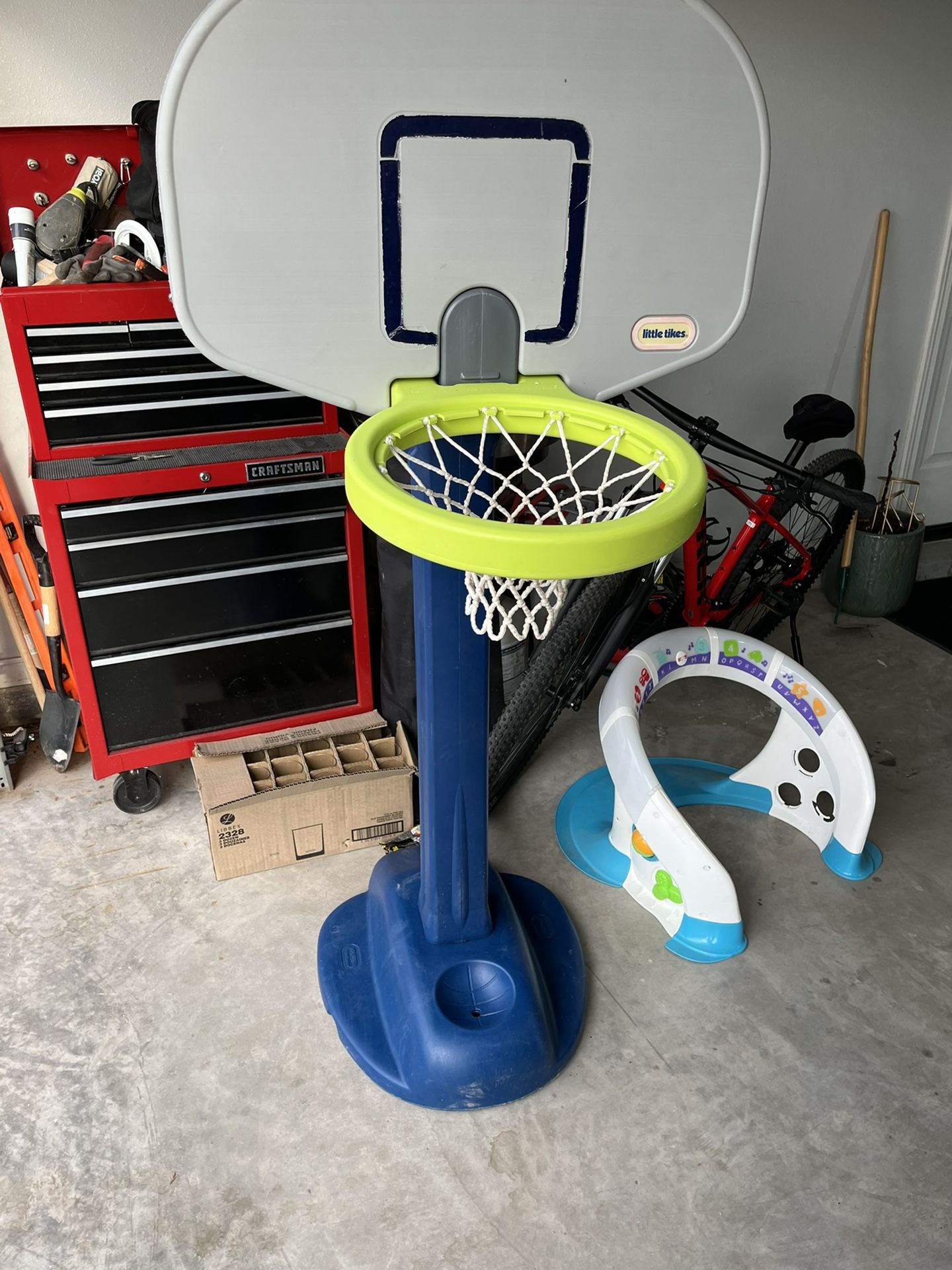 Basketball Hoop 