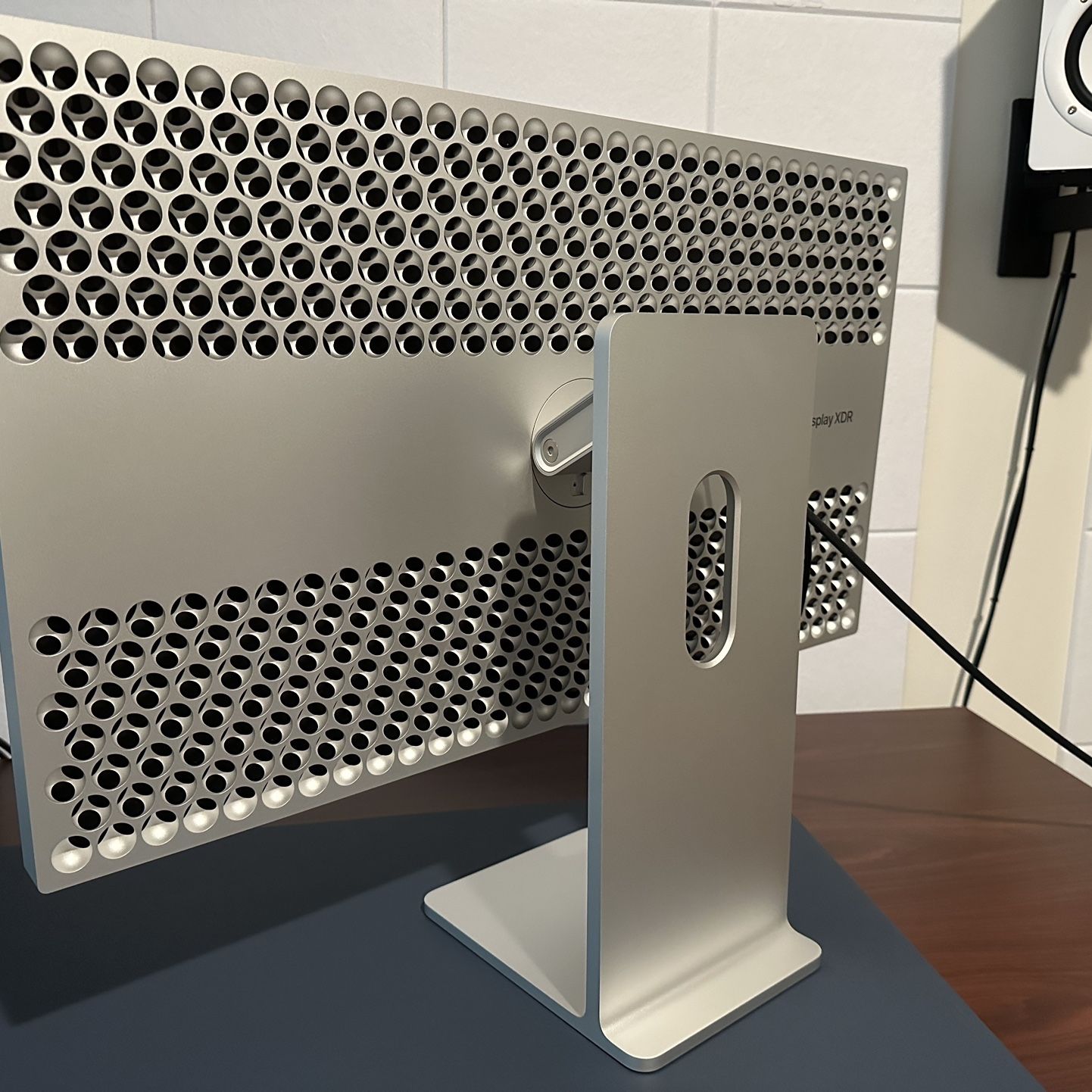 【値下げ】Pro Display XDR + Pro Standセット【極美品】 Adjustable Display Stand For Apple Pro Display XDR: Used