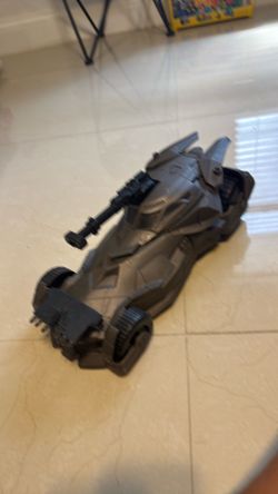 Toy Batmobile movable wheels with cockpit