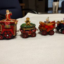 Santa And Friends Christmas Train- No Globe