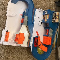 Hot wheels Garage & Gas Station