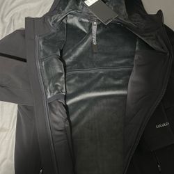 Lulu Coat Insulated Size Medium New Never Wore It