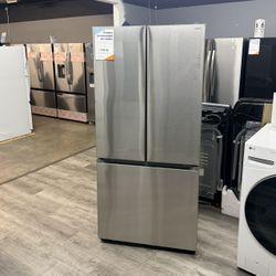 🔥SAMSUNG 32”(width) FRENCH DOOR REFRIGERATOR WITH BEVERAGE CENTER AND ICE MAKER🔥