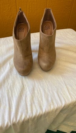 High heels color mocha