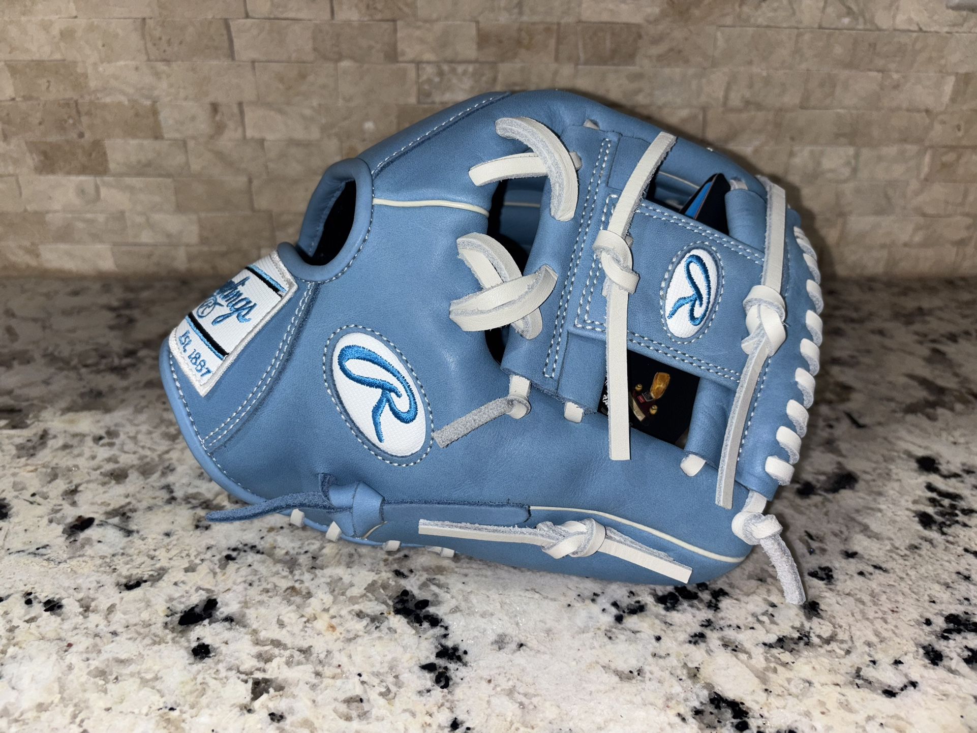 NEW w/tags 11.5” Rawlings Gold Glove Elite GGE115ICBW RHT