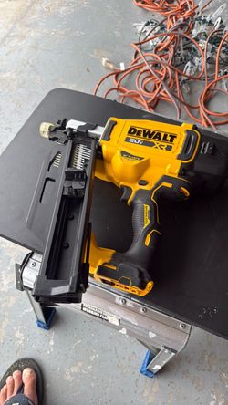 DCN920 DeWalt Framing Nailer 21 degree “tool only”