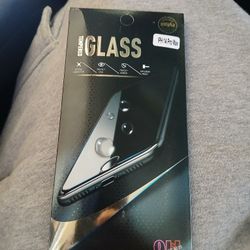 Unipha Universal Tempered Glass 9H 2.5D screen protector designed for the iPhone 14 Pro Max
