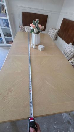 DINNING TABLE 68-88 X 44