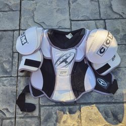 CCM Adult Large Shoulder Pads