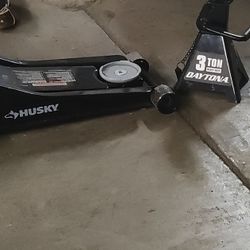 3 Ton Husky Jack And Two 3 Ton Jack Stands