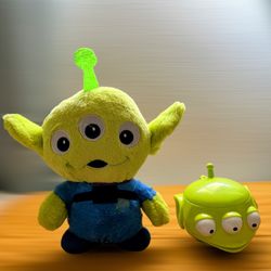 Disney Toy Story Alien mug and plush