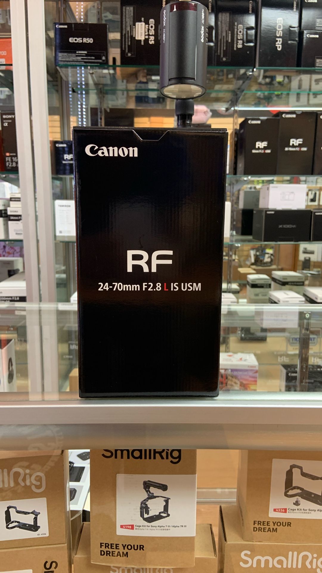 Canon RF 24-70mm F2.8