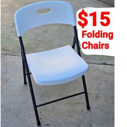 Folding Chairs White / Sillas Blancas 
