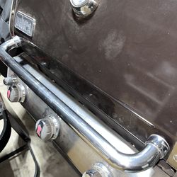 Espresso Dark brown colored Weber Genesis three burners bbq grill propane Asador